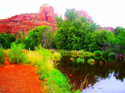 Sedona: oak kreek canyon: landschap waarin gigantisch veel westerns zijn opgenomen...en daarna een steak in the cowboy club....